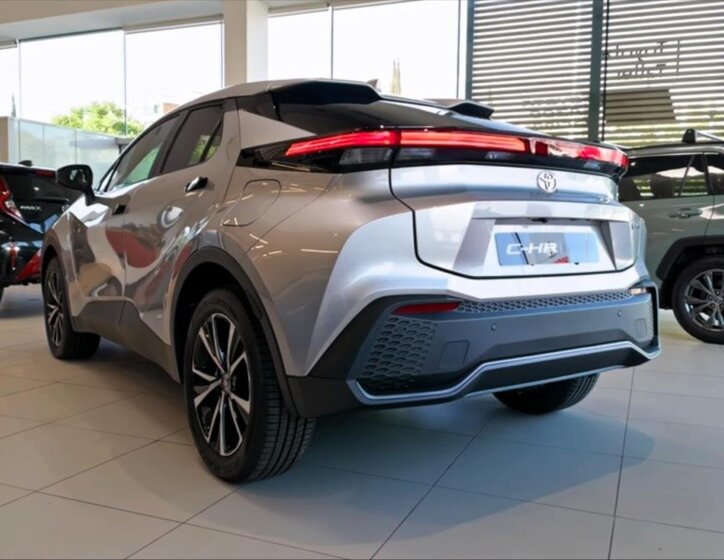 Toyota C-HR SUV 1,8 l 103 kw