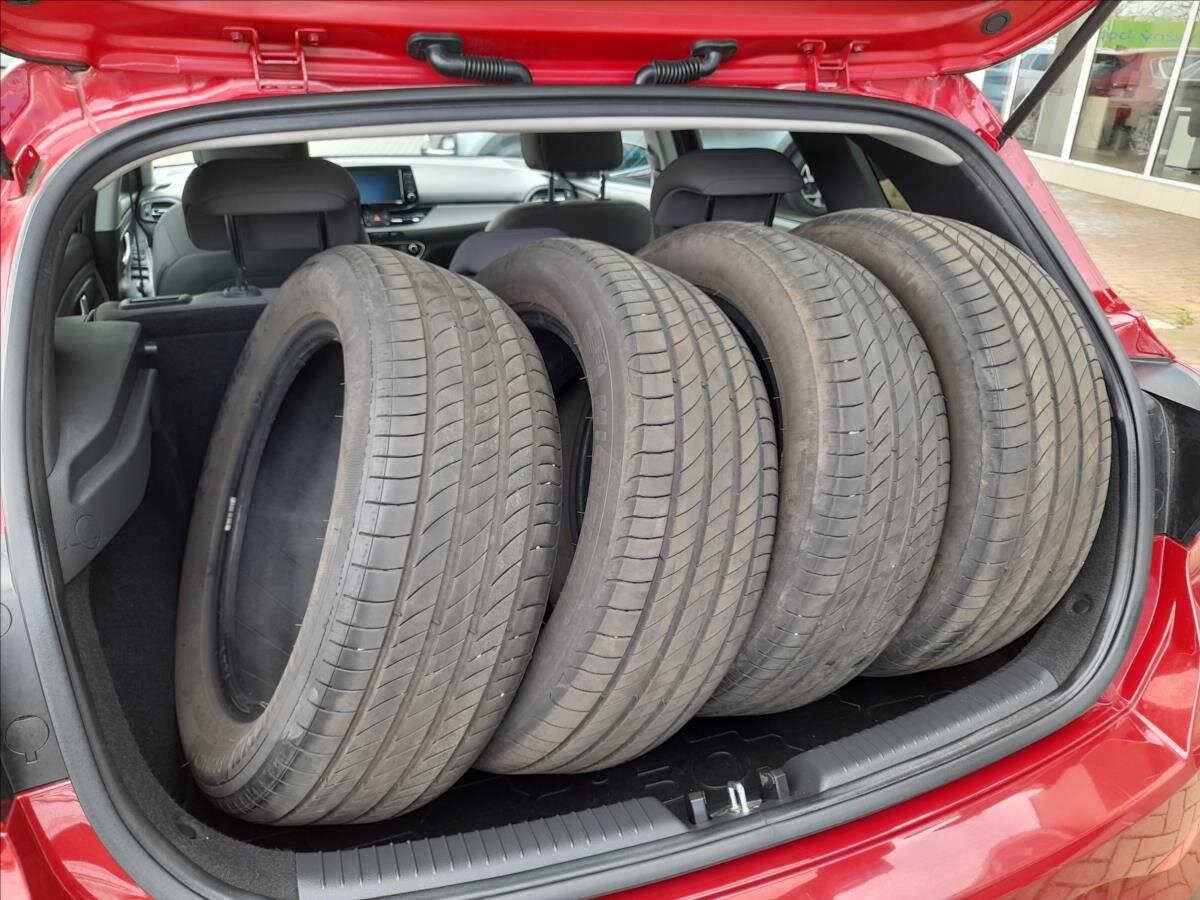 Hyundai i30 Hatchback 1,5 l 118 kw