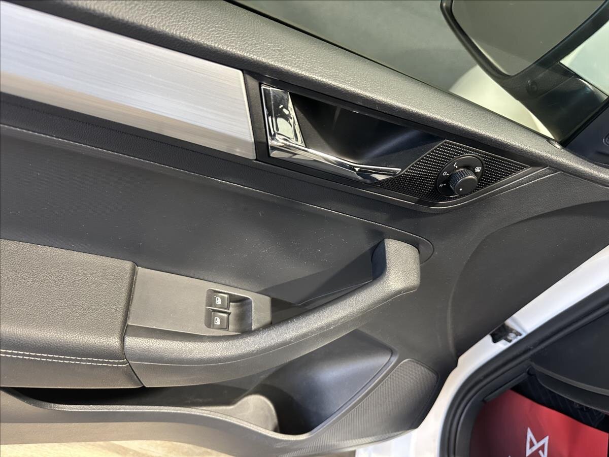 Škoda Rapid Hatchback 999,0 81 kw