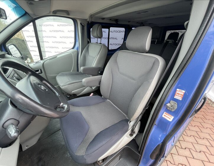 Opel Vivaro MPV 2,5 l 107 kw