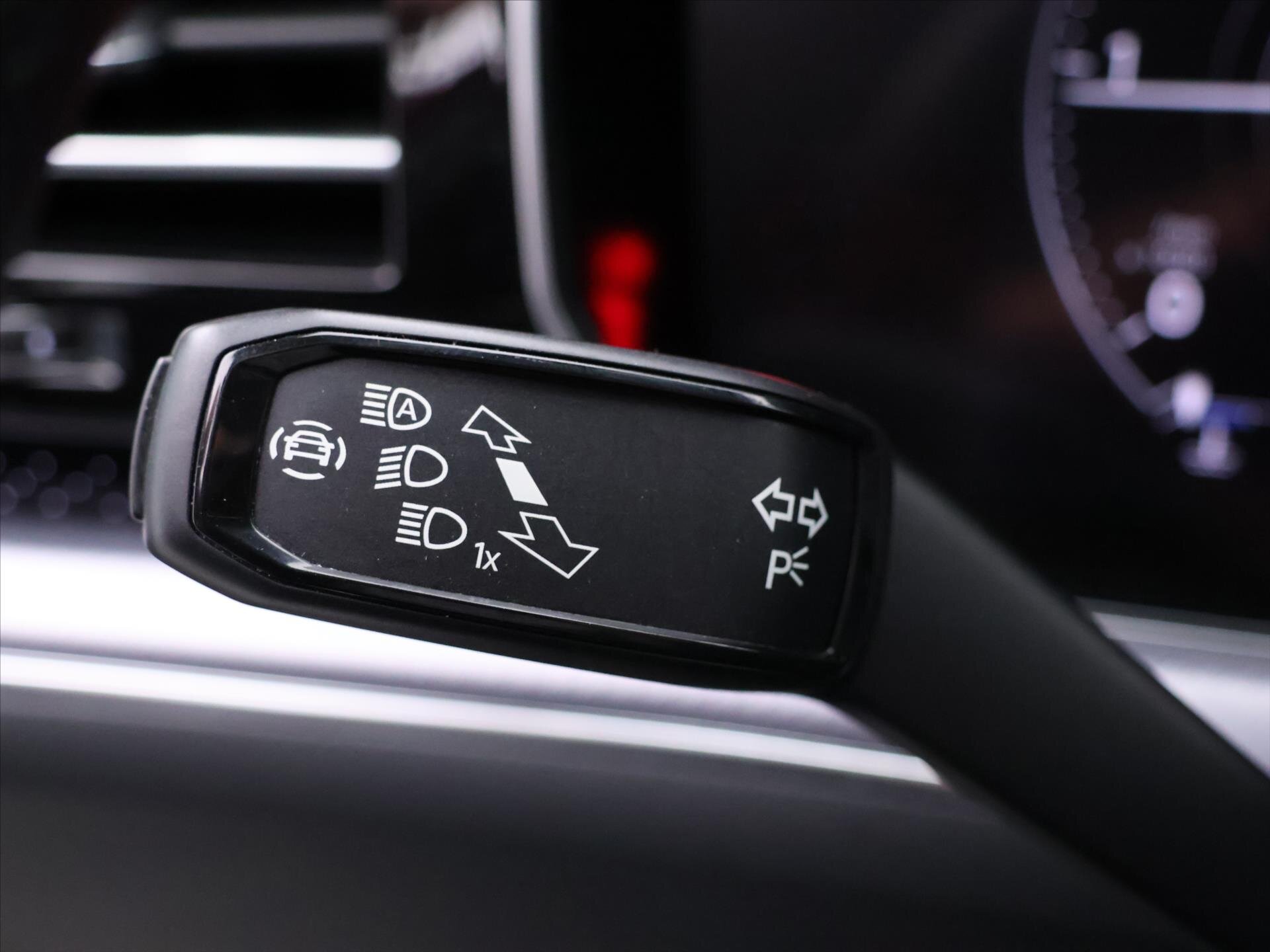 Volkswagen Touareg SUV / Terénní 3,0 l 210 kw