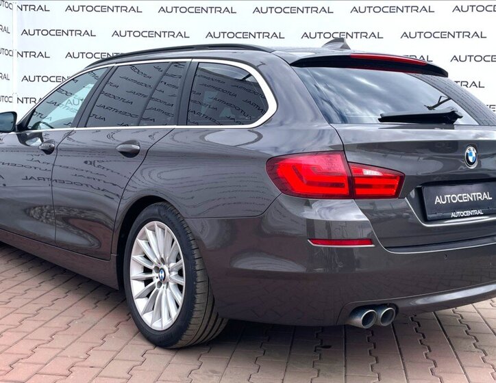 BMW Řada 5 Kombi 3,0 l 180 kw