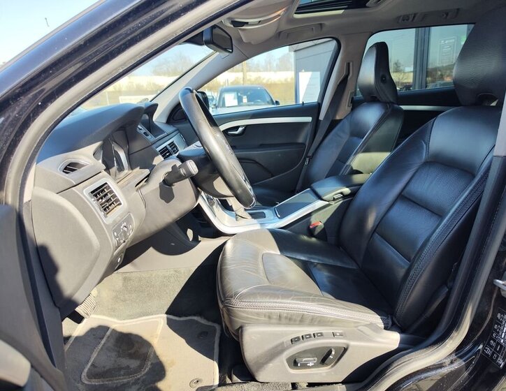 Volvo XC70 Kombi 2,4 l 158 kw