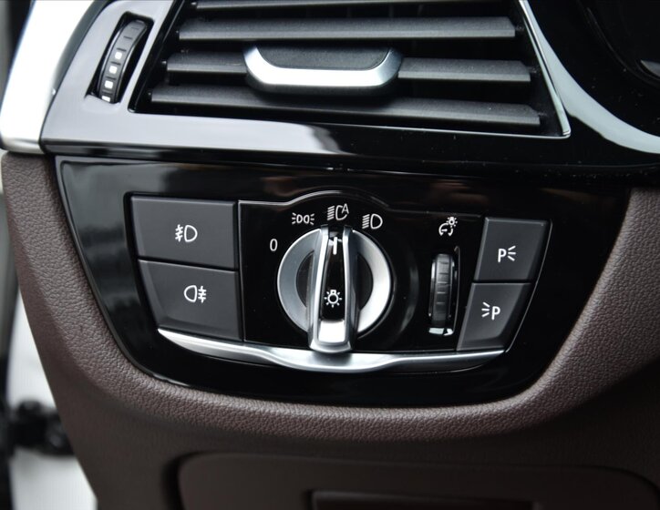 BMW Řada 5 Sedan / Limuzína 3,0 l 250 kw