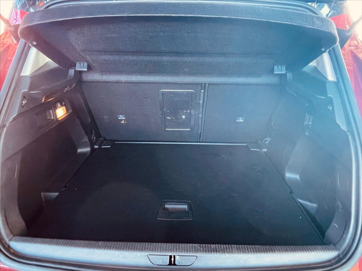 Opel Grandland X SUV / Terénní 1,2 l 96 kw