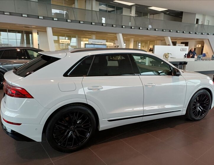 Audi Q8 SUV 3,0 l 210 kw