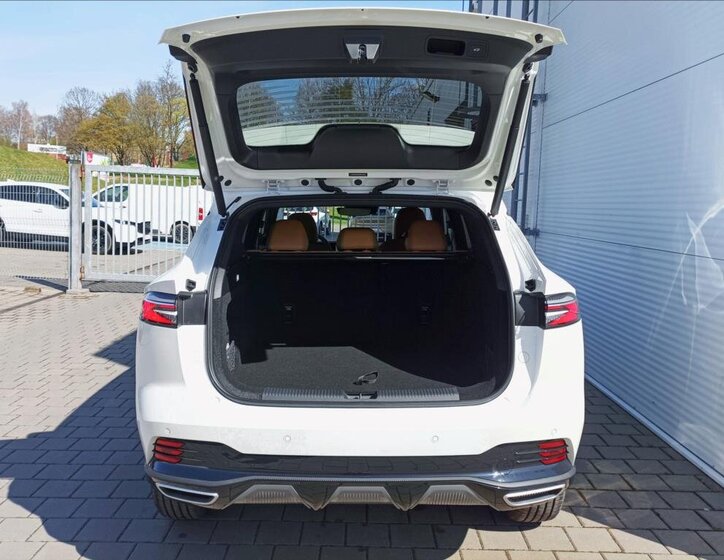 MG HS SUV / Terénní 1,5 l 125 kw