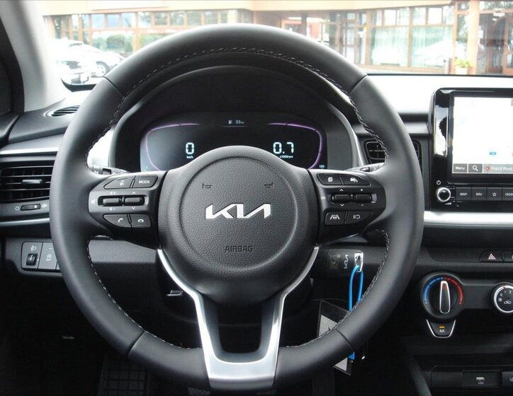 KIA Stonic SUV 1,2 l 58 kw