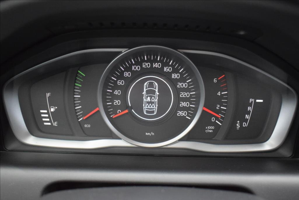 Volvo XC60 SUV 2,4 l 133 kw