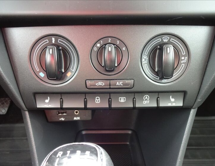 Škoda Rapid Sedan / Limuzína 1,2 l 66 kw