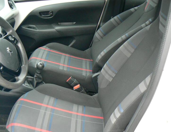 Peugeot 108 10