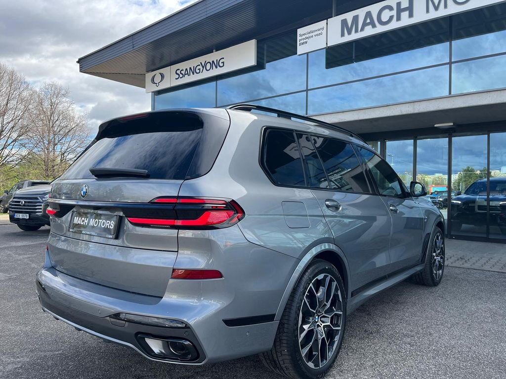BMW X7 SUV / Terénní 3,0 l 250 kw