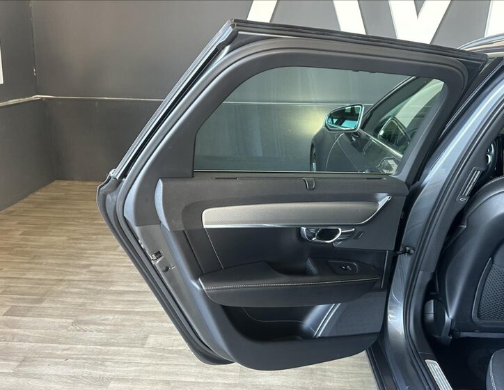 Volvo V90 Kombi 2,0 l 140 kw