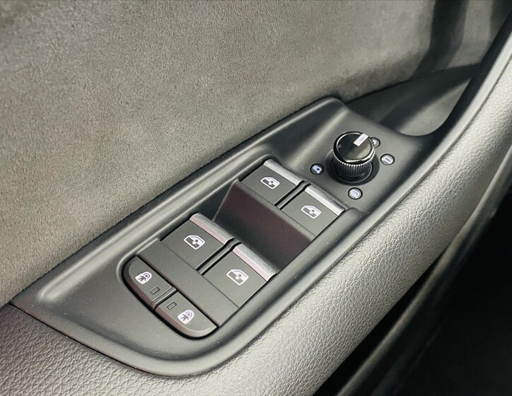 Audi Q8 SUV / Terénní 3,0 l 210 kw