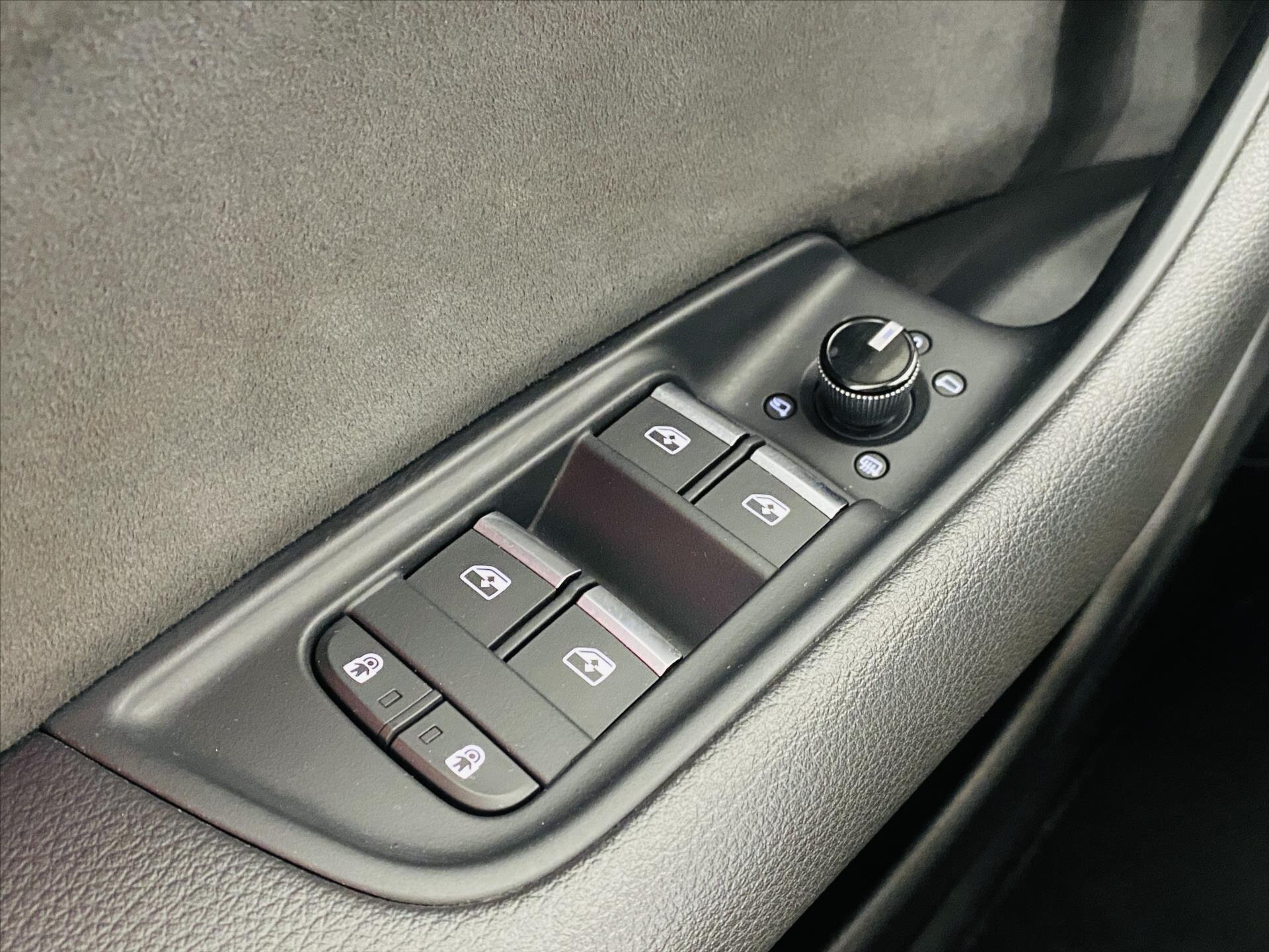 Audi Q8 SUV / Terénní 3,0 l 210 kw