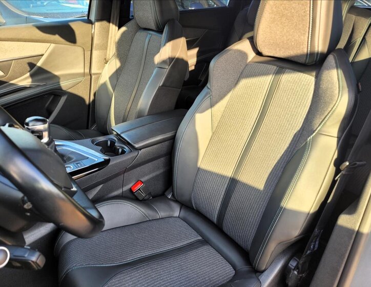 Peugeot 5008 SUV / Terénní 1,5 l 96 kw