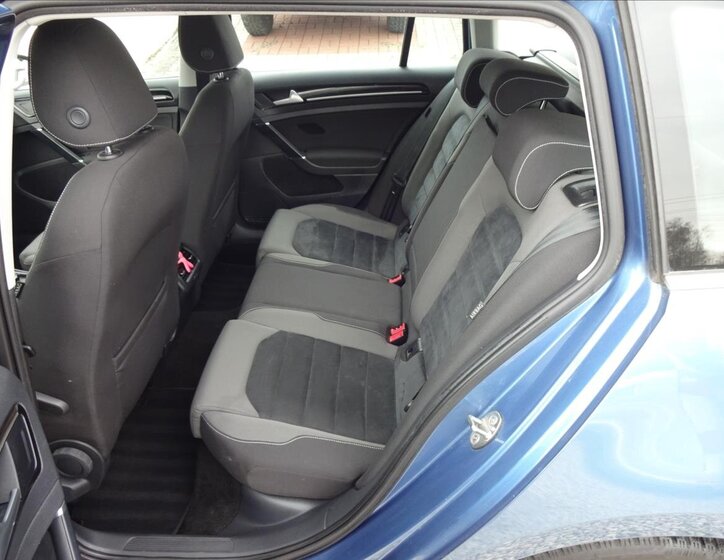 Volkswagen Golf Kombi 1,6 l 77 kw