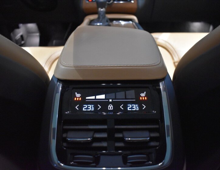 Volvo XC90 SUV / Terénní 2,0 l 177 kw