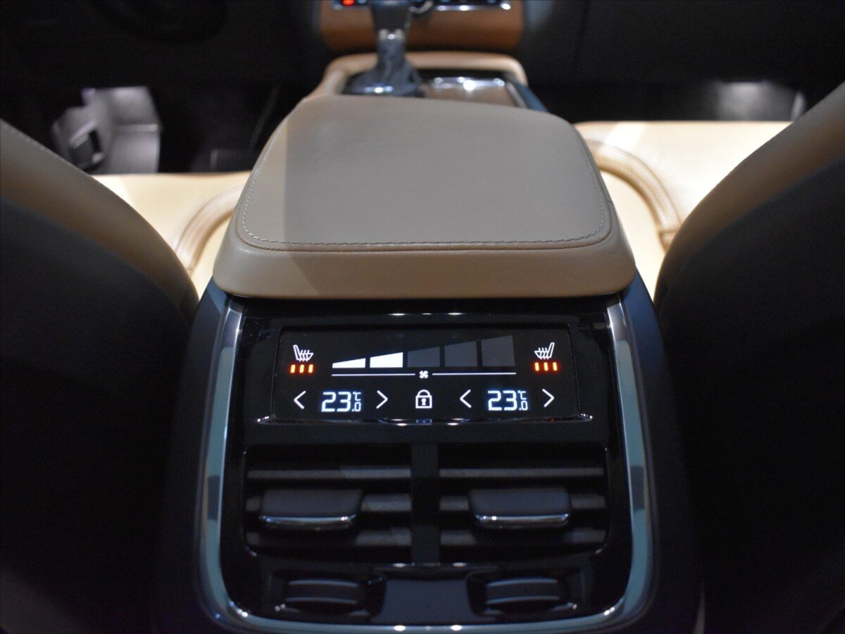 Volvo XC90 SUV / Terénní 2,0 l 177 kw