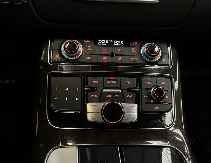 Audi A8 Sedan / Limuzína 3,0 l 190 kw