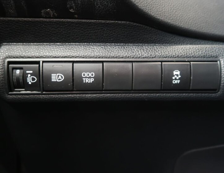 Toyota Corolla Sedan / Limuzína 1,8 l 72 kw