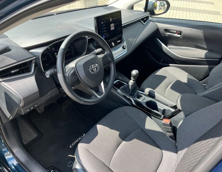 Toyota Corolla Sedan / Limuzína 1,5 l 92 kw