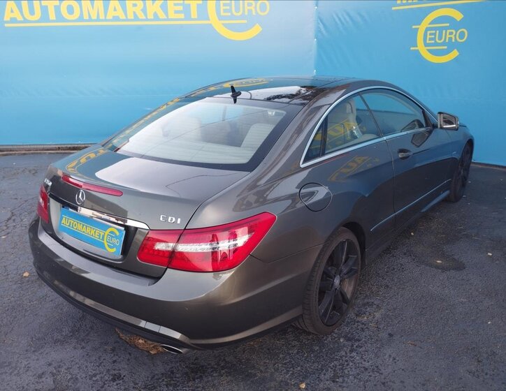 Mercedes-Benz Třídy E Kupé 3,0 l 170 kw