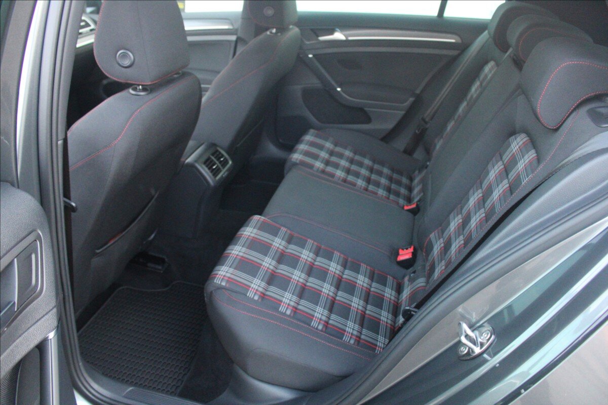 Volkswagen Golf Hatchback 2,0 l 180 kw