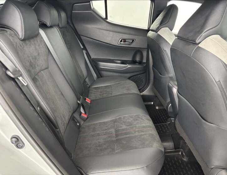 Toyota C-HR SUV 2,0 l 135 kw