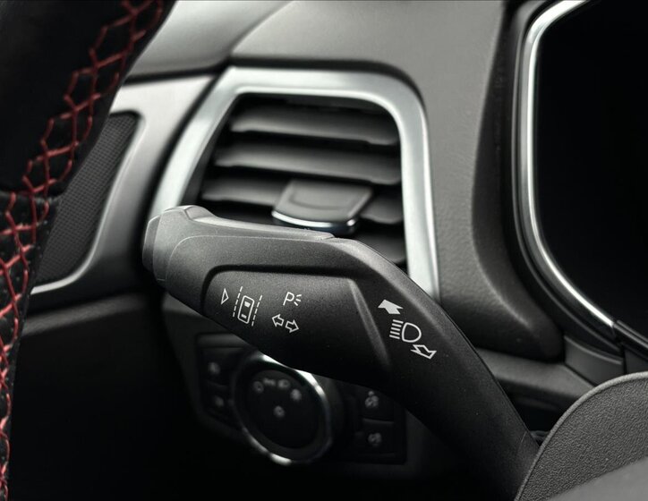 Ford Mondeo Liftback 1,5 l 121 kw