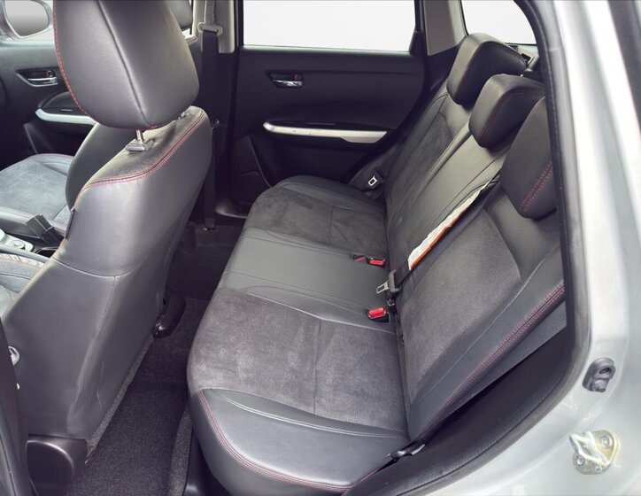 Suzuki Vitara SUV / Terénní 1,4 l 103 kw