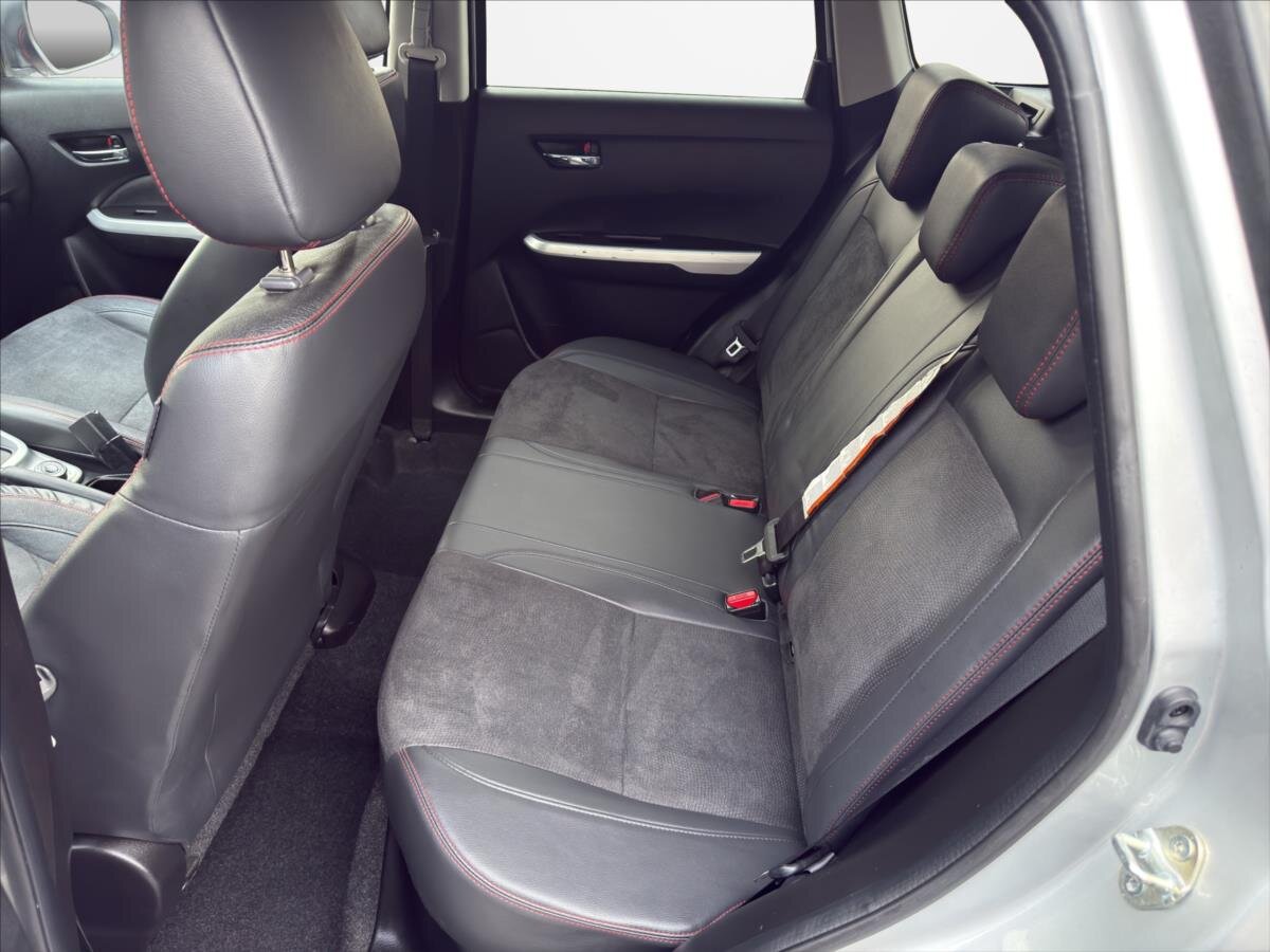 Suzuki Vitara SUV / Terénní 1,4 l 103 kw