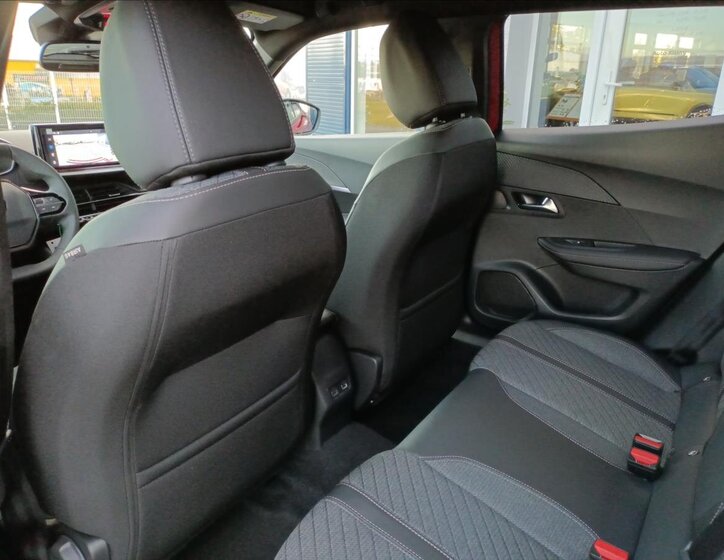 Peugeot 2008 SUV 1,2 l 74 kw