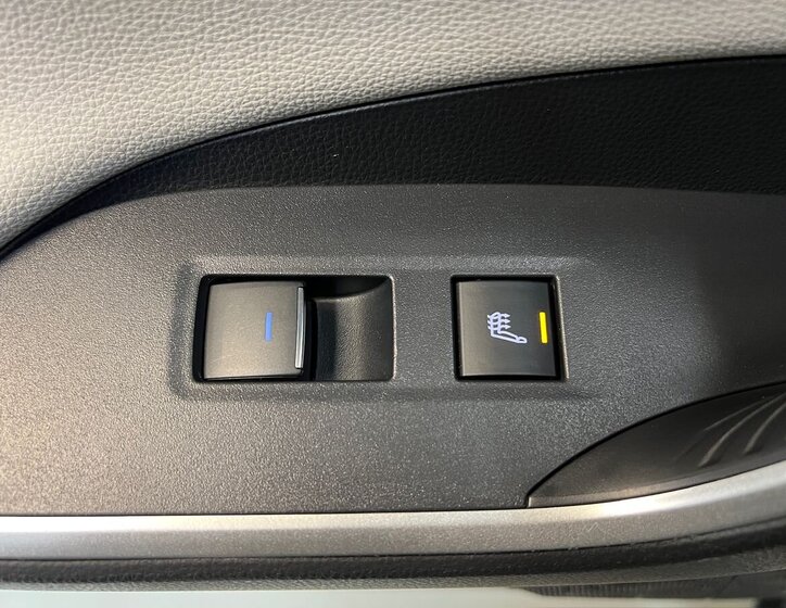 Toyota RAV4 SUV 2,5 l 163 kw