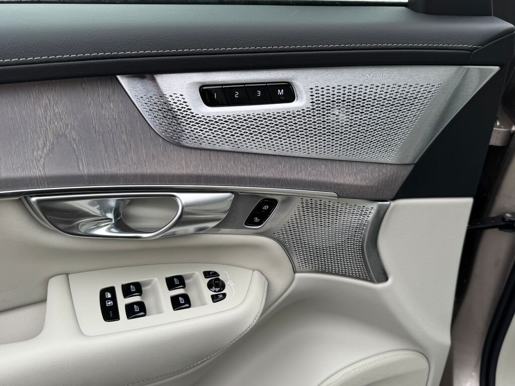 Volvo XC90 SUV / Terénní 2,0 l 184 kw