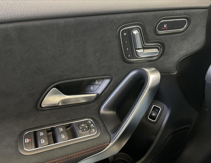 Mercedes-Benz Třídy A 12