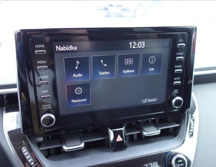 Toyota Corolla Sedan / Limuzína 1,6 l 97 kw