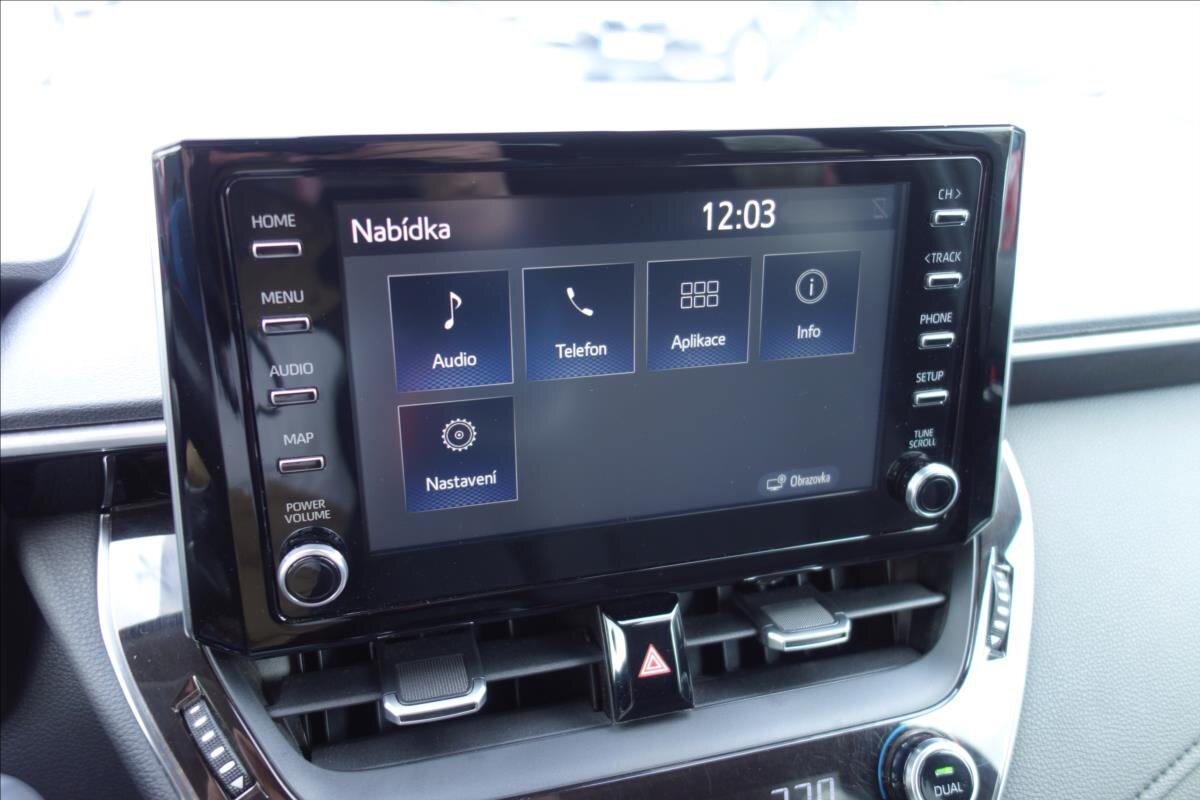 Toyota Corolla Sedan / Limuzína 1,6 l 97 kw