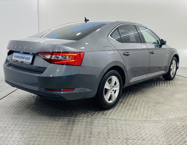 Škoda Superb Liftback 1,5 l 110 kw