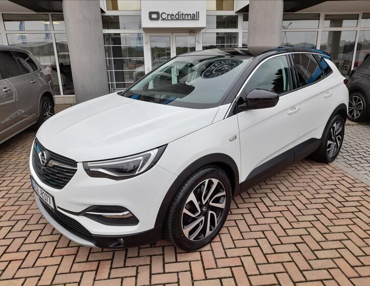 Opel Grandland X SUV 1,6 l 133 kw