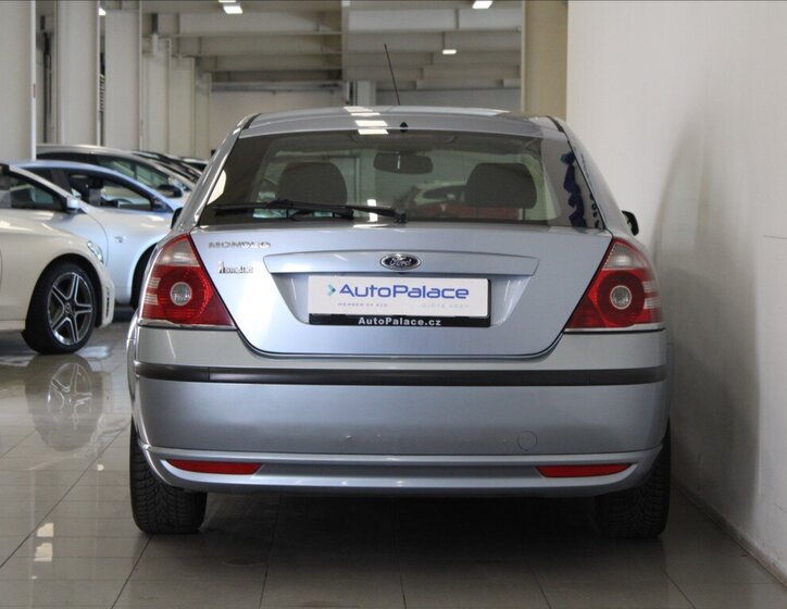 Ford Mondeo Liftback 2,0 l 107 kw