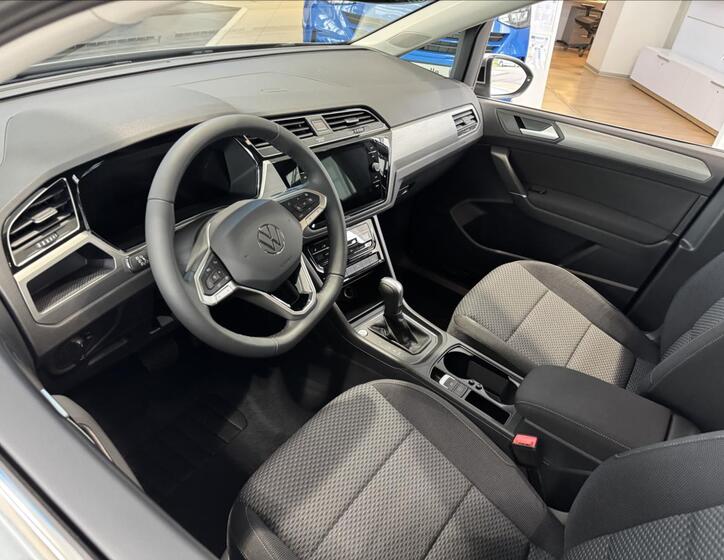 Volkswagen Touran 7