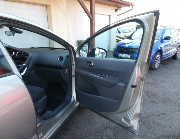 Peugeot 3008 SUV / Terénní 1,6 l 82 kw