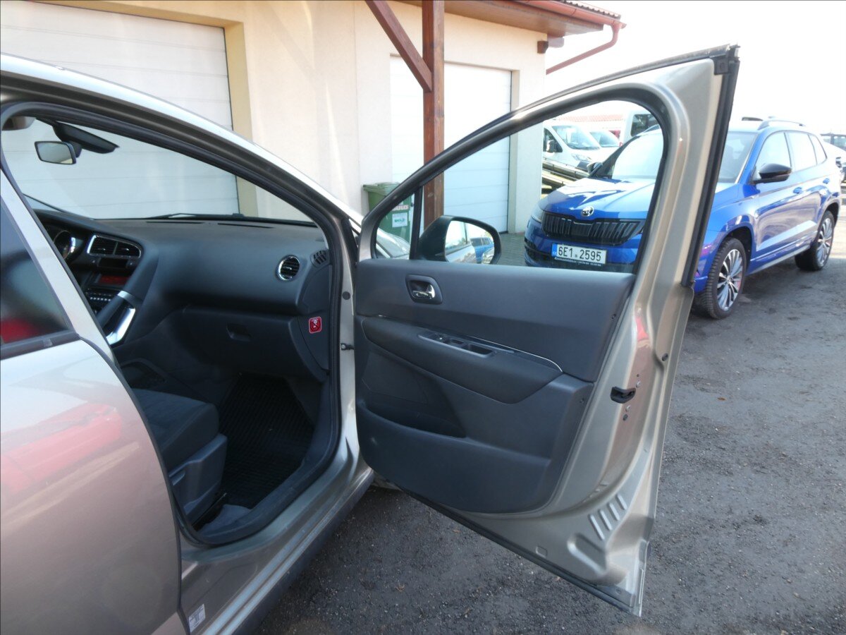 Peugeot 3008 SUV / Terénní 1,6 l 82 kw