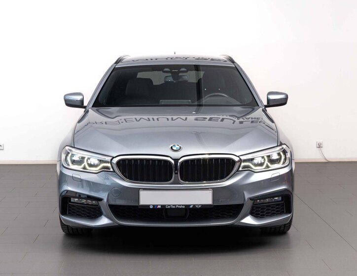 BMW Řada 5 Kombi 3,0 l 195 kw