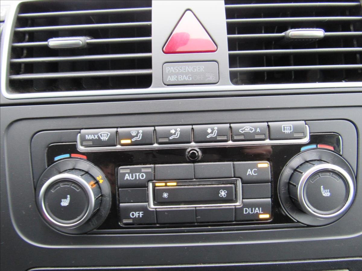 Volkswagen Touran Kombi 1,2 l 77 kw