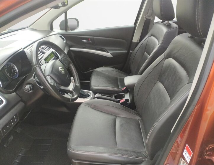 Suzuki SX4 S-Cross SUV / Terénní 1,4 l 103 kw