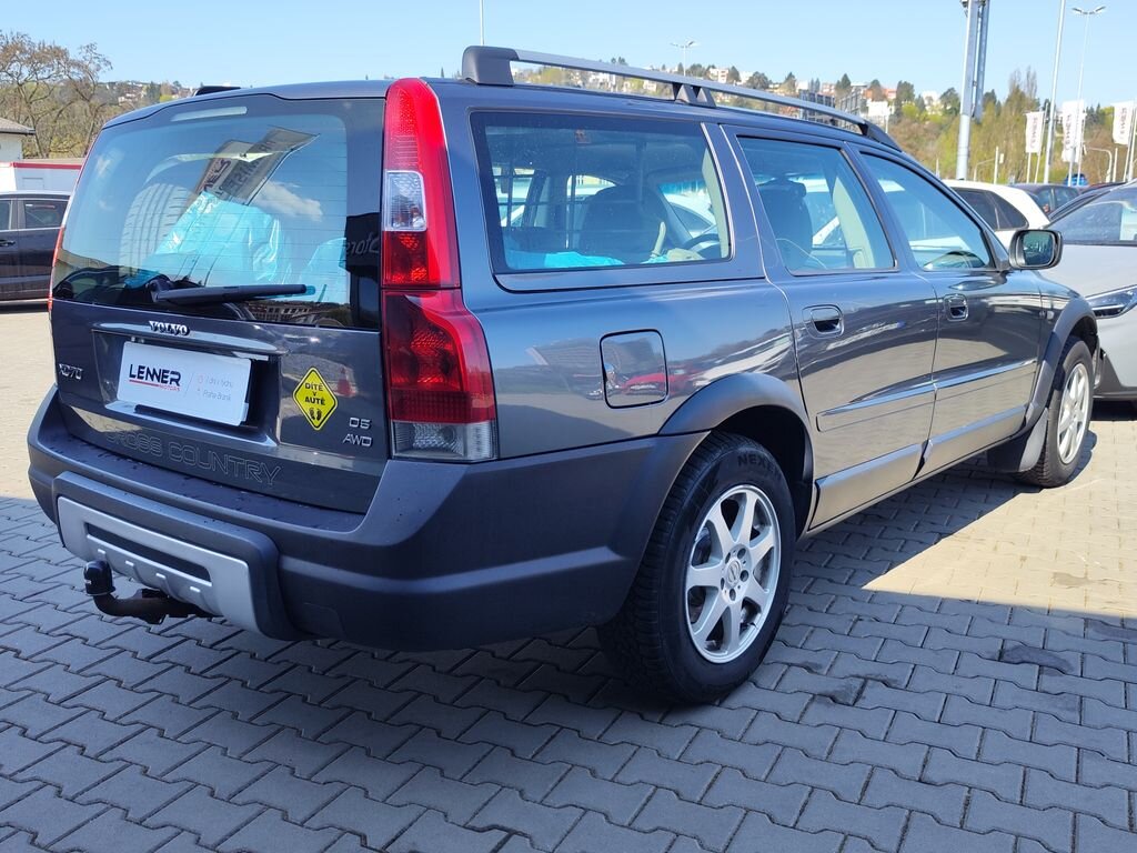 Volvo XC70 Kombi 2,4 l 120 kw