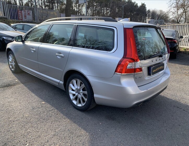 Volvo V70 Kombi 2,4 l 158 kw