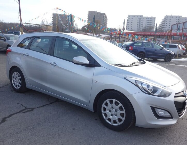 Hyundai i30 4